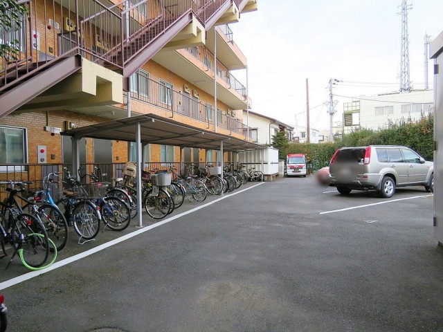 ライオンズマンション学芸大学　駐車場