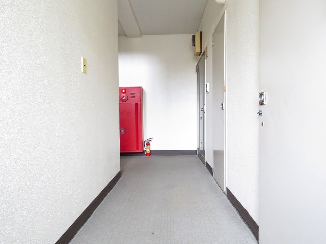 デボスハイツ　共用廊下