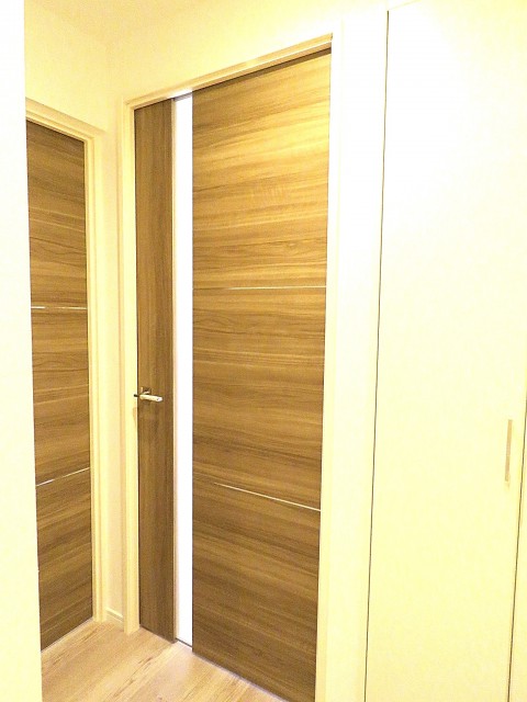 ライオンズシティ渋谷本町　DK扉