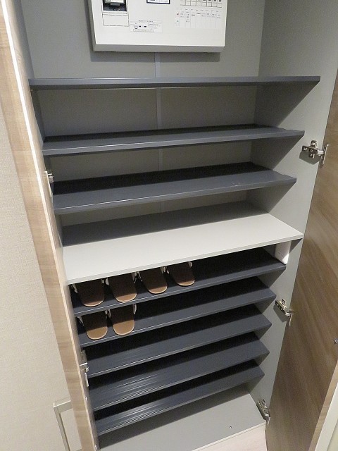 都立大コーポラス　シューズBOX