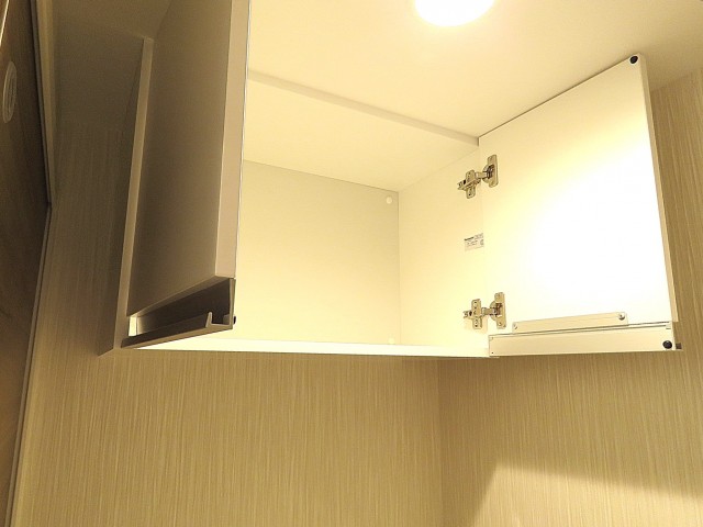 都立大コーポラス　トイレ吊戸棚