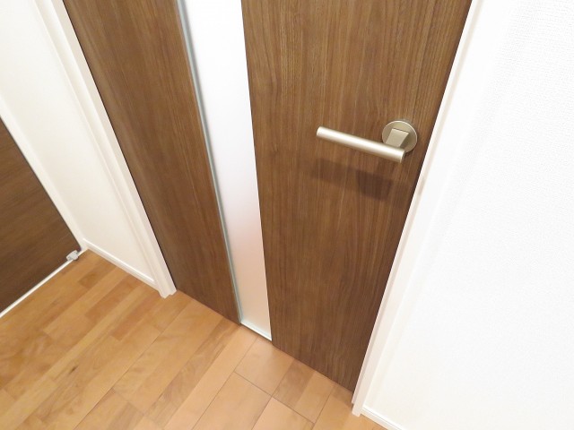 ラフィネ東銀座　DK扉