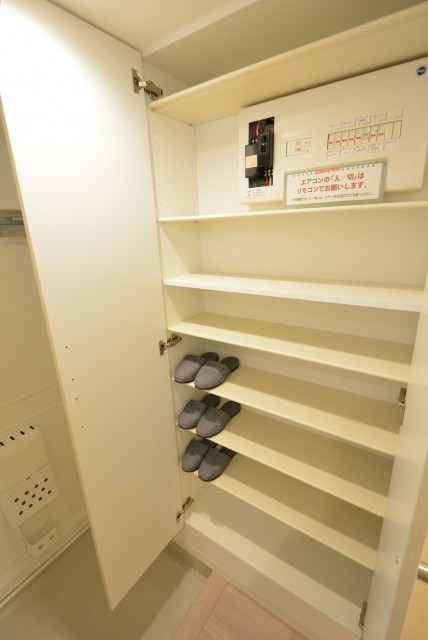 ファミール築地 玄関