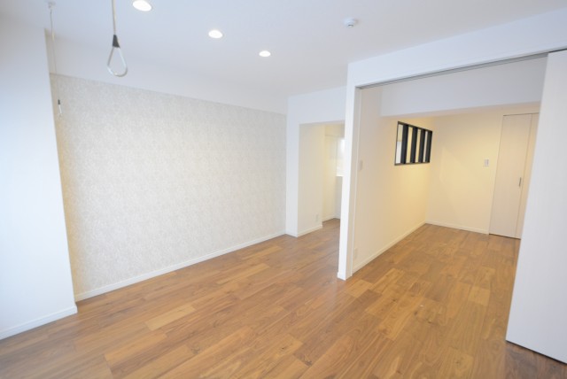 秀和目黒レジデンス 洋室