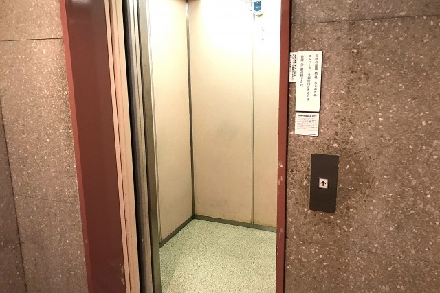 マンション市ヶ谷 (8)廊下