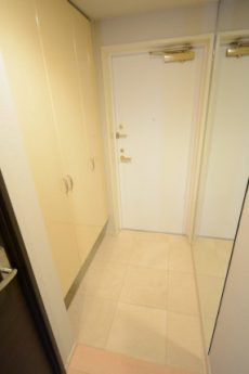 三軒茶屋パーク・ホームズ 玄関