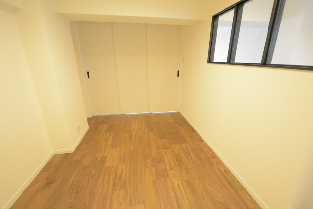 秀和目黒レジデンス 洋室