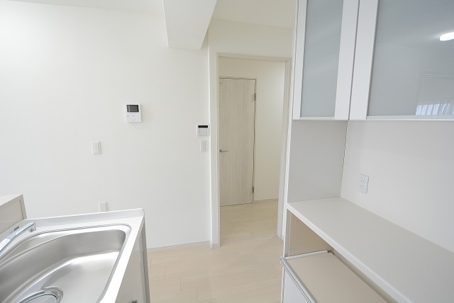 柿の木坂パレス 廊下へ