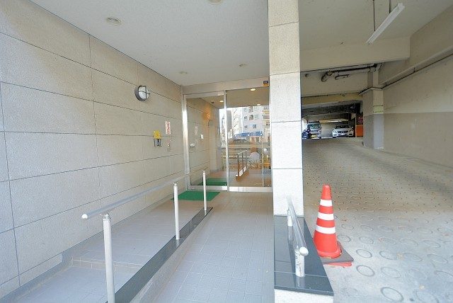 シャトレ明大前 エントランス シャトレ明大前 エントランス