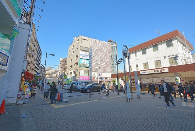 明大前駅前
