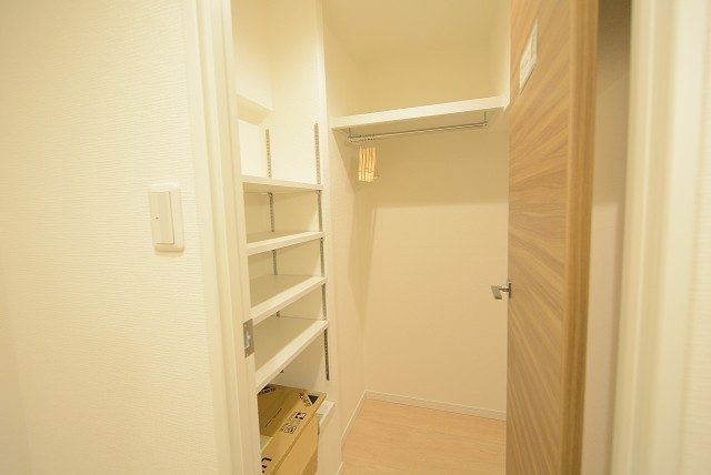 シャトレ明大前 玄関MWIC シャトレ明大前 玄関MWIC