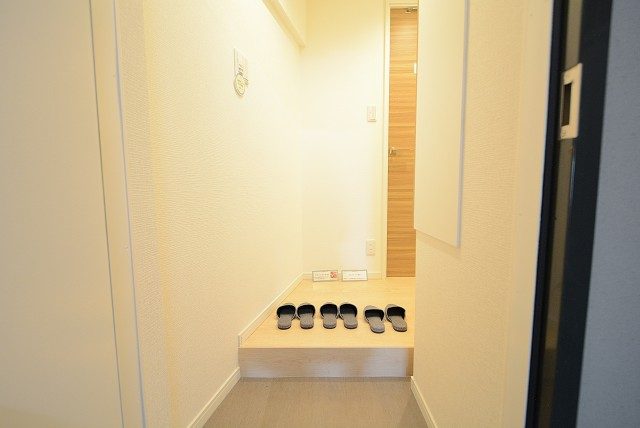 シャトレ明大前 玄関 シャトレ明大前 玄関