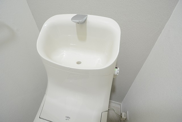 柿の木坂パレス 廊下へ