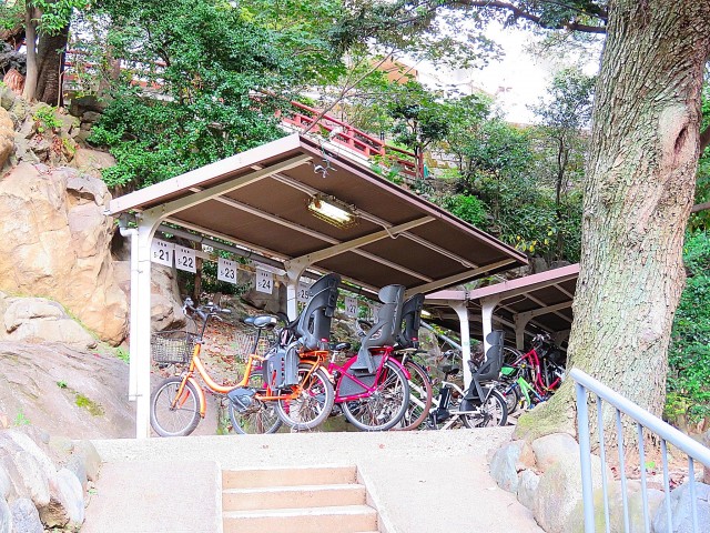 マンション雅叙苑　駐輪場