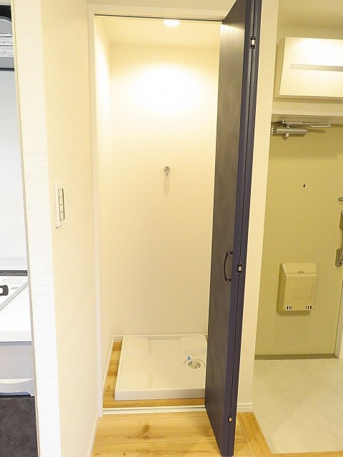 マンション雅叙苑　洗濯機置場