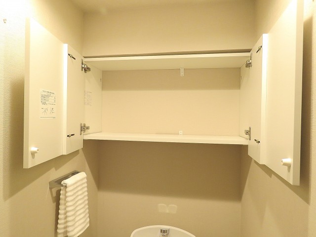 トーエイ高井戸　吊戸棚