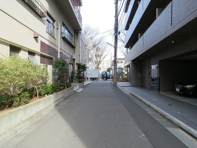 トーエイ高井戸　前面道路