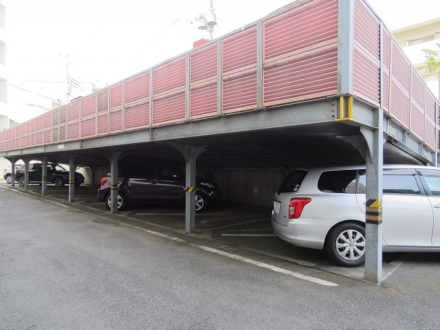 柏木ローズマンション　駐車場