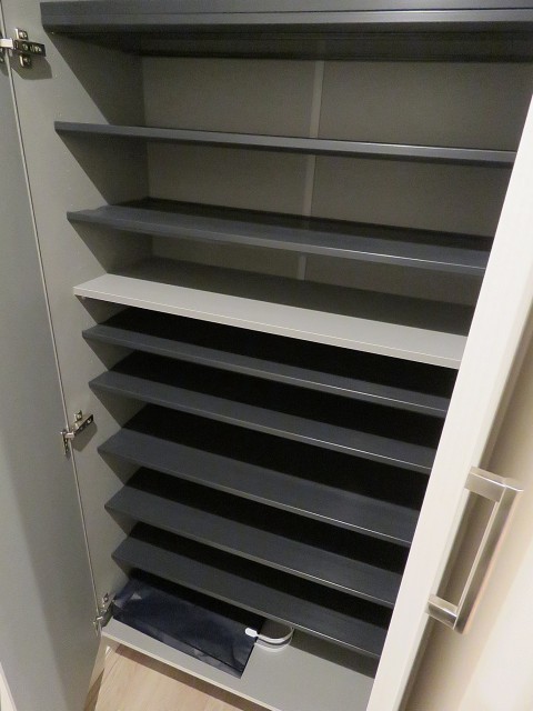 ネオハイツ田町　シューズボックス