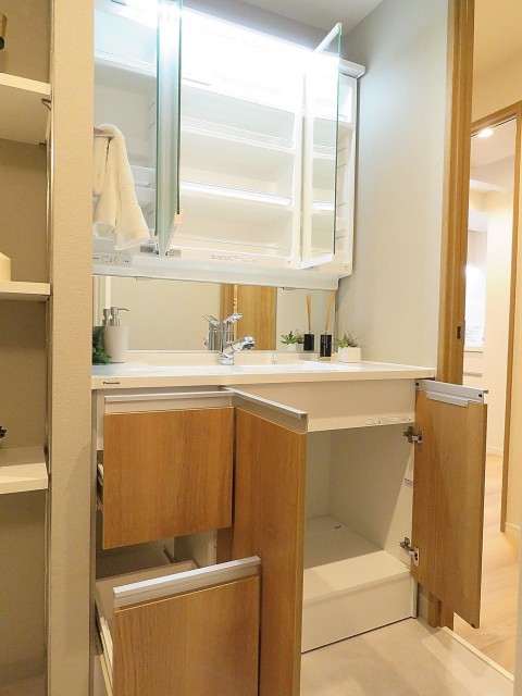 ネオハイツ田町　洗面化粧台