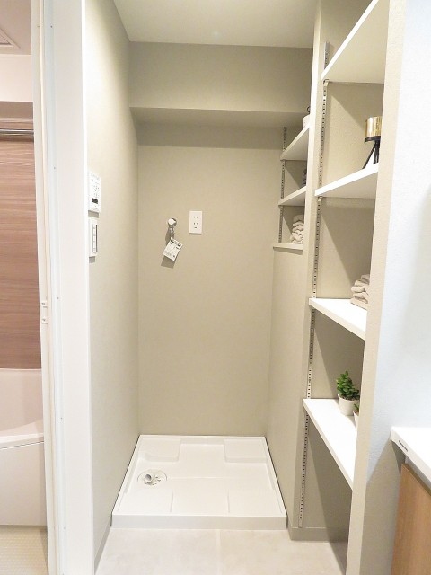 ネオハイツ田町　洗濯機置場