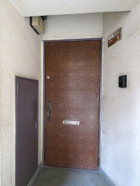 ネオハイツ田町　玄関扉