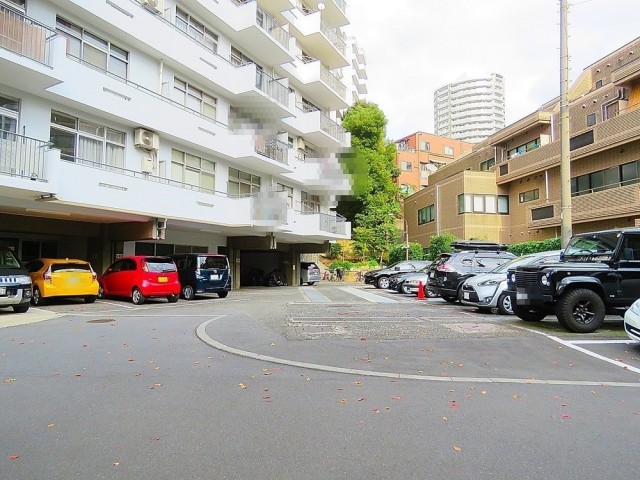 マンション雅叙苑　駐車場
