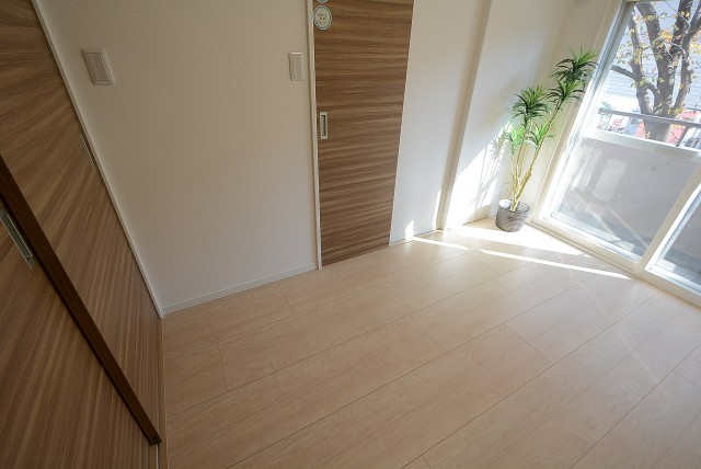 シャトレ明大前 洋室5.6