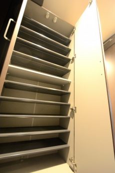 ライオンズマンション明石町 玄関