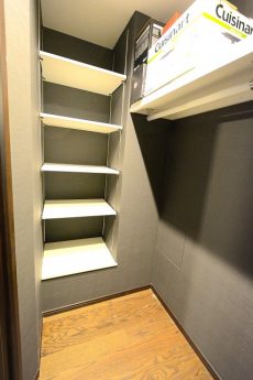 ライオンズマンション明石町 ウォークインクローゼット