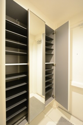 クレセントマンション 玄関