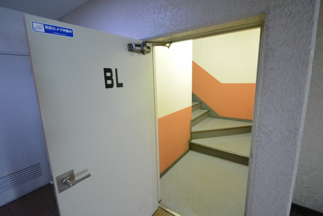 パイロットハウス北新宿 階段・内廊下