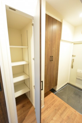 マンション池上 廊下収納