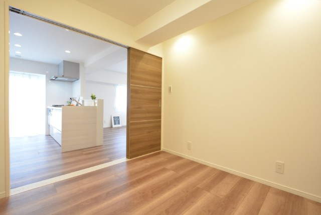 東建柏木マンション 洋室2