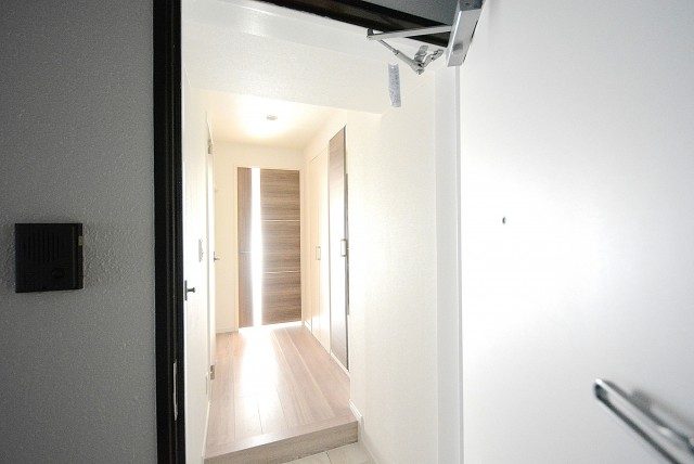 世田谷ピロティ 204 玄関