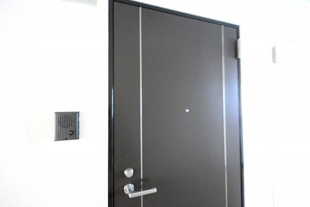 世田谷ピロティ 204 玄関