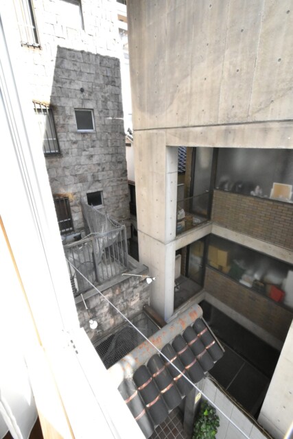 麻布狸穴ナショナルコート 洋室1