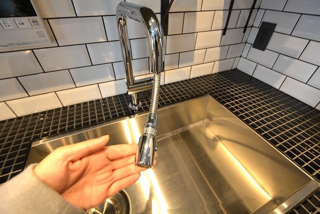 ニューハイツ八丁堀 (83)キッチン