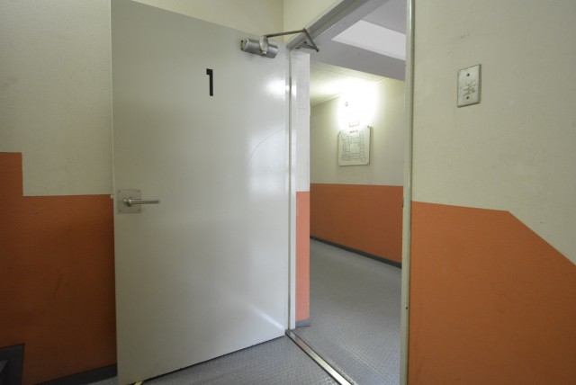 パイロットハウス北新宿 階段・内廊下