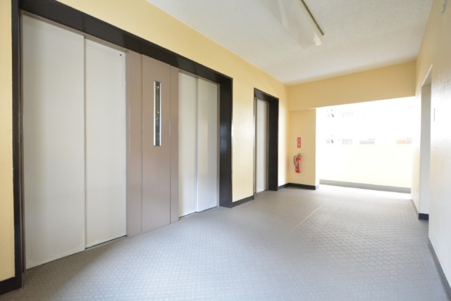 東建柏木マンション 玄関