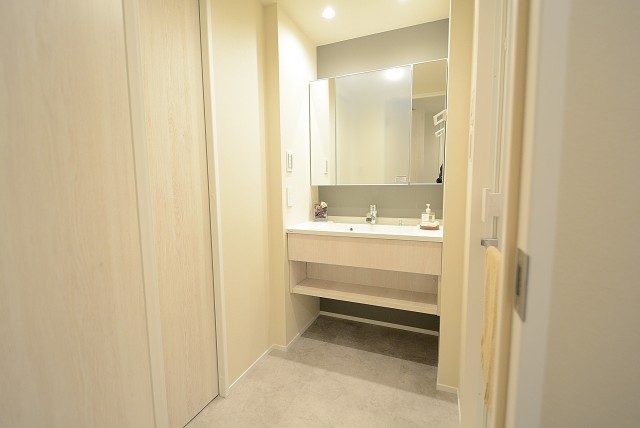 メゾンドゥ白金台 廊下