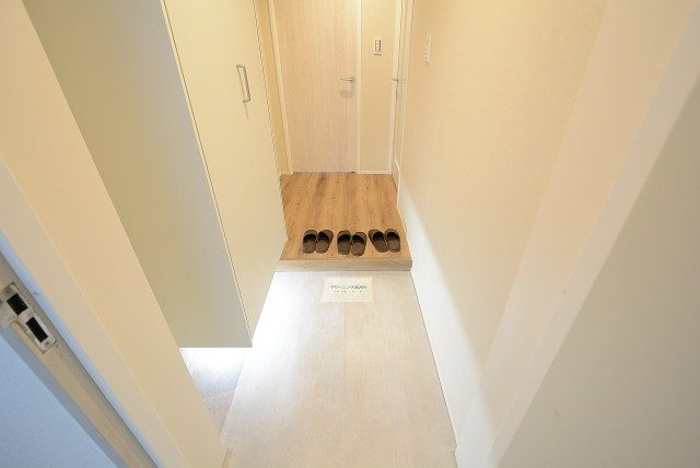 メゾンドゥ白金台 玄関