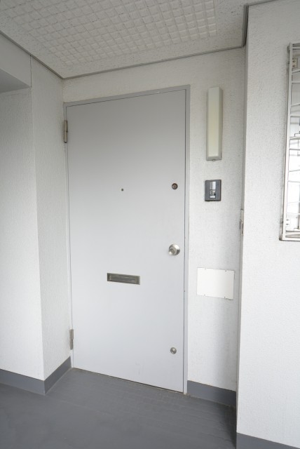 クレセントマンション 玄関