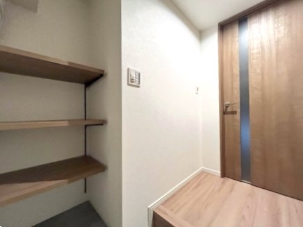 ニューハイツ八丁堀 (1)玄関