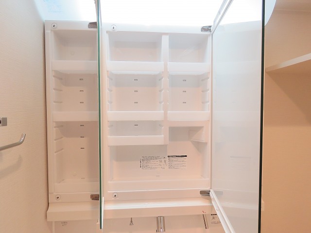 多摩川芙蓉ハイツ　洗面化粧台