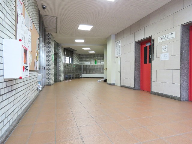 上高田四丁目団地　エントランスホール