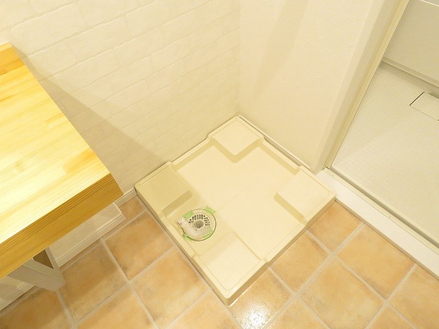 マンション目黒苑　洗濯機置場