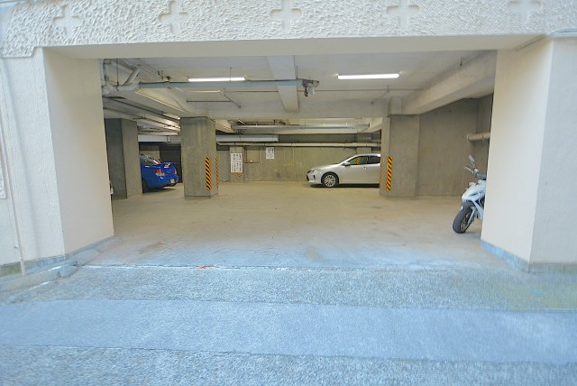 シャンボール文京　駐車場