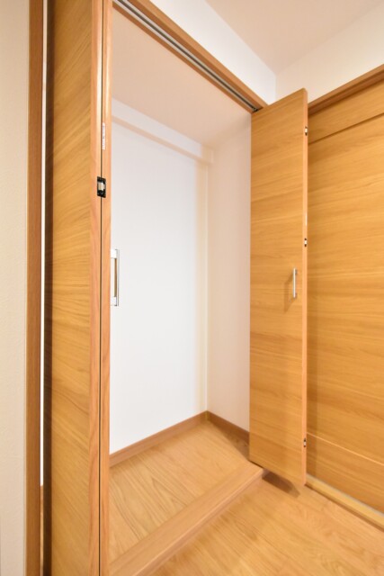 麻布狸穴ナショナルコート 玄関