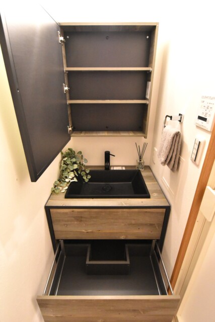 麻布狸穴ナショナルコート 洗面室